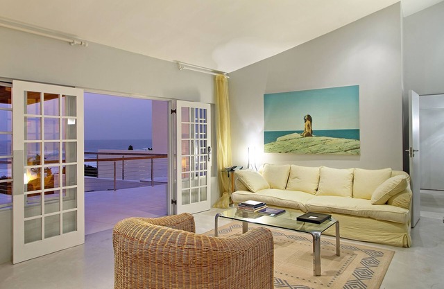 Days At Sea Beach Lodge