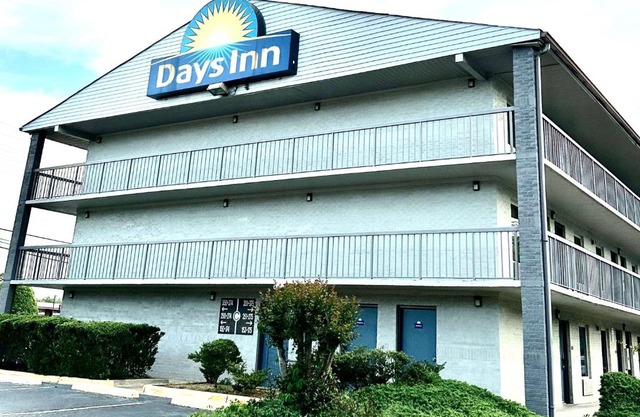 Days Inn by Wyndham Charlotte Northlake