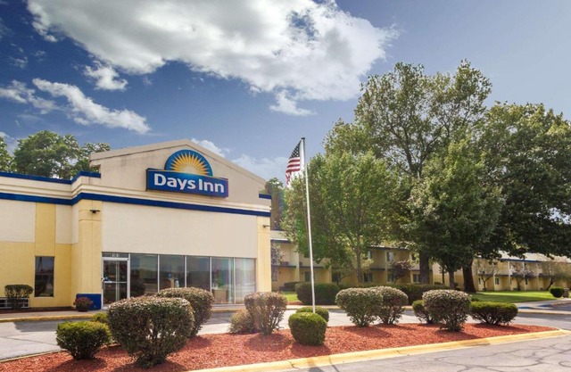 Days Inn by Wyndham Portage Indiana Dunes National Park