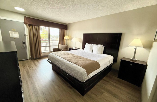 Days Inn by Wyndham St. Charles IL