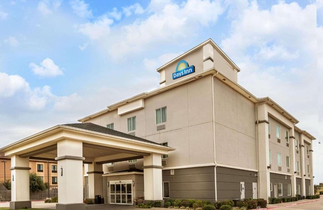 Days Inn & Suites by Wyndham Mineral Wells