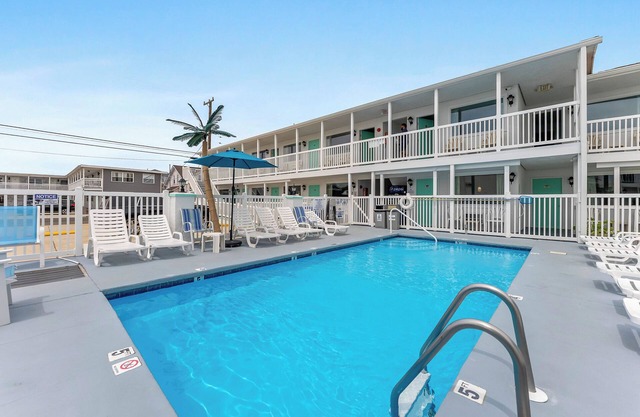 Daytona Inn and Suites - Three Bedroom Apartment