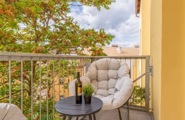 De Luxe Suite with balcony in Angelo Residence