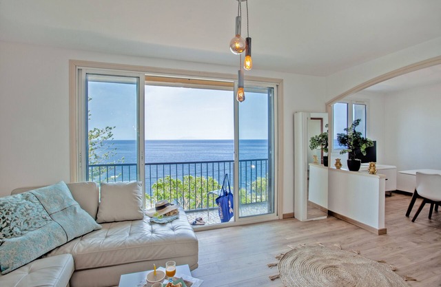 Dea Vista Mare, apartment with sea view, close to the beach