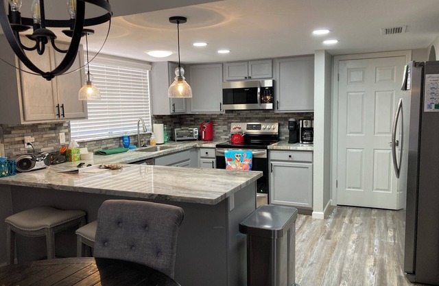 December 2025 available-PET Friendly-Beautiful "home away from home" in 55+ FOS