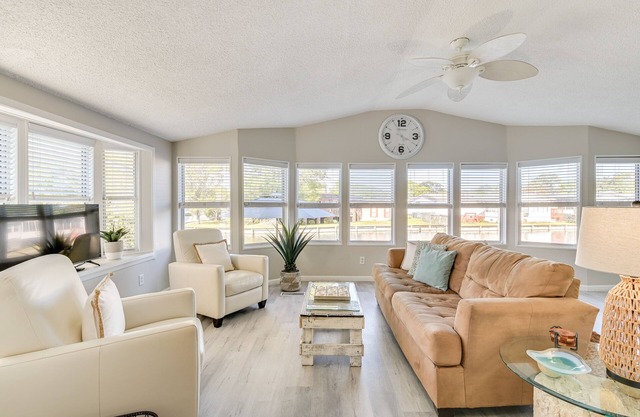Deck & Pool Access: Myrtle Beach Getaway