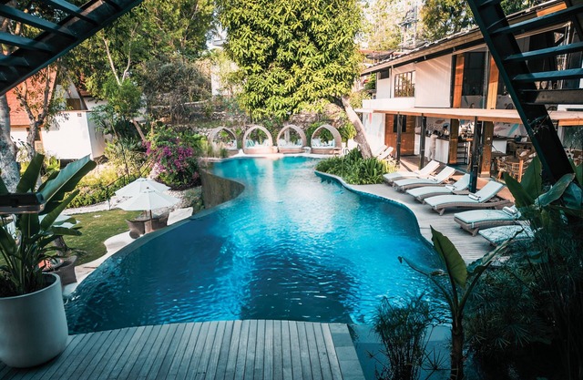 Deep Roots Dive & Yoga Resort