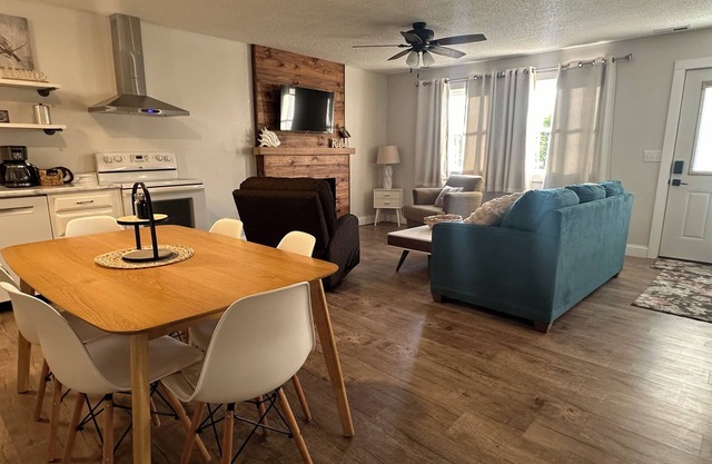 Deer Run Duplex-Beautiful Lake View-Shared Dock!