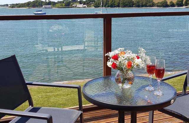 DELFRYD, family friendly, country holiday cottage in Y Felinheli