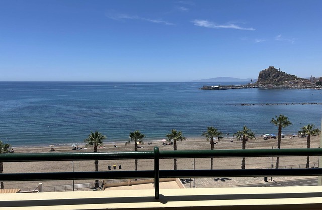 DELICIAS PLAYA, beachfront with parking included