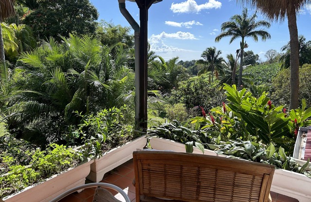 Delicious colonial’ "cottages" drowned in beautiful tropical countryside