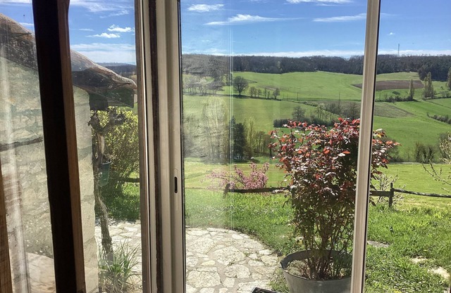 Delightful single story stone cottage with stunning south face panoramic viewsn