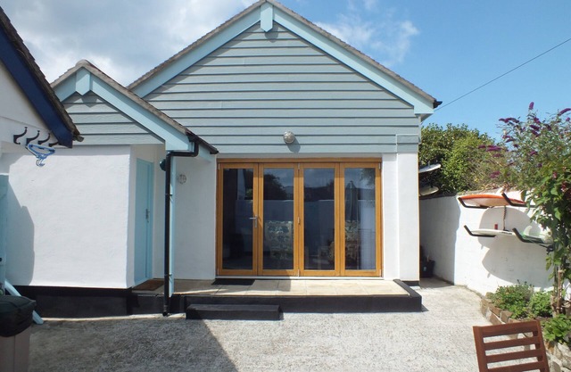 Delightful retreat, 3 mins walk to Widemouth Bay blue flag beaches & coast path