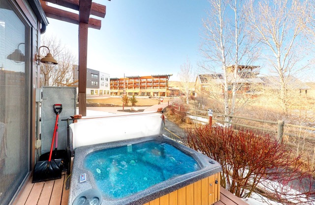 Delightful Townhome W/Private Hot Tub, Gorgeous Views, & Easy Access to Town