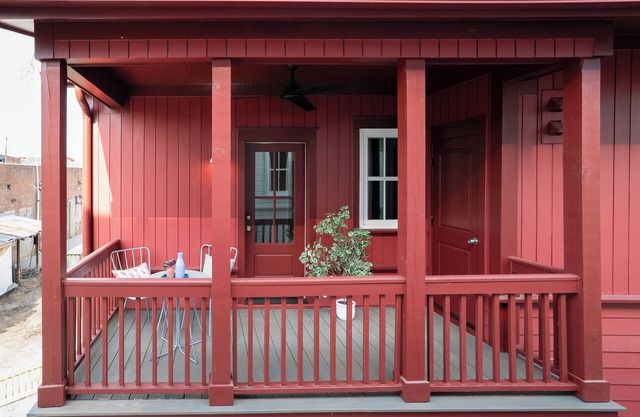 DelightfulDesign-WalkToEats&Drinks-PvtBalcony-Pets