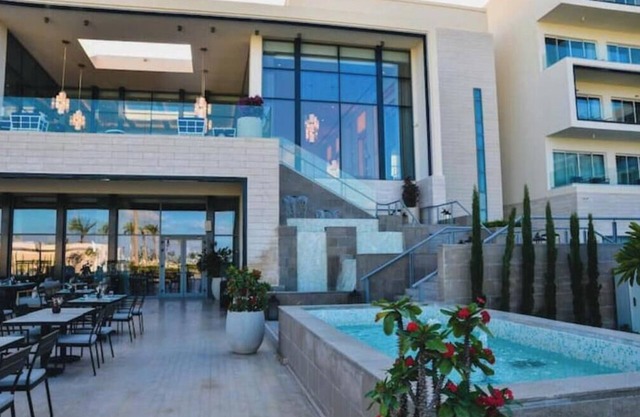 Deluxe 1-BR Sea view Address Beach Marassi