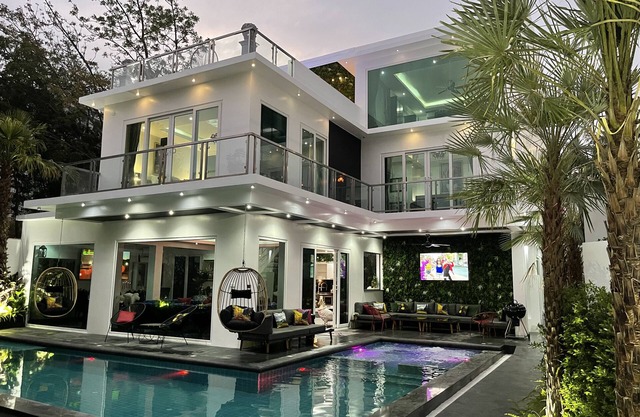 Deluxe 5-Bedroom Villa with Private Pool and Sauna
