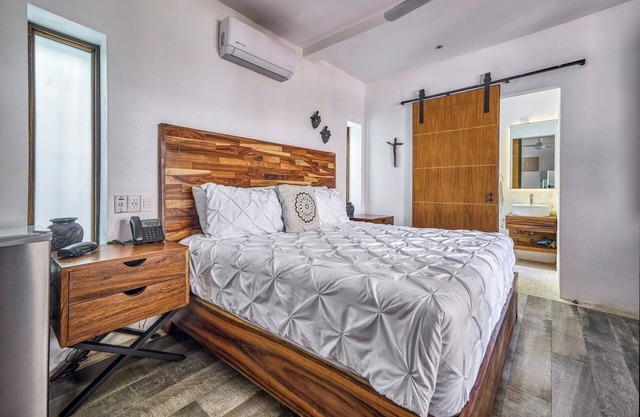 Deluxe Garden View Room