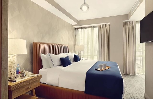 Deluxe King Bedded Room at The Artezen Hotel