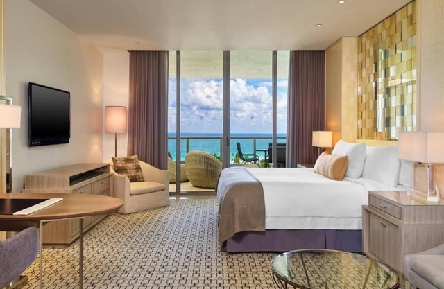 Deluxe King Room Near Atlantikos MIA