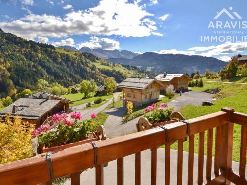 Demi chalet 8 pers, 4 chambres, garage, wifi, ski bus proche - FR-1-391-45