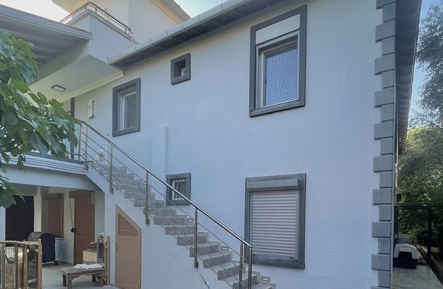 Denize 100 mt Merkeze 10 min Yürüme Mesafesi