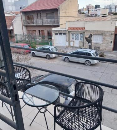 DEPARTAMENTO con COCHERA PARA 5 PERSONAS