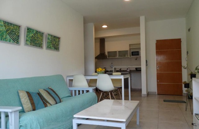 Departamento de dos ambientes a 60 metros de la plaza de Adrogué