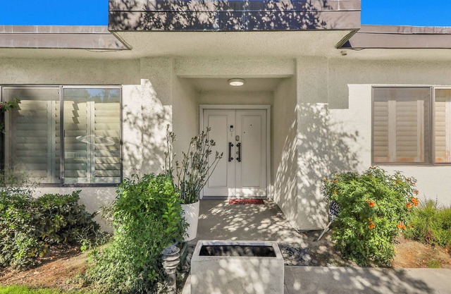Desert Retreat on the Fairway – Golf, Tennis & Family-Friendly Comfort