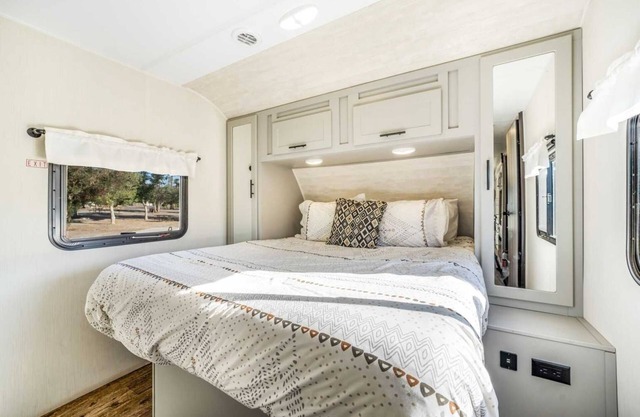 Desert Tiny Home B25: Relaxing Desert Accommodation w/Comfort Amenities