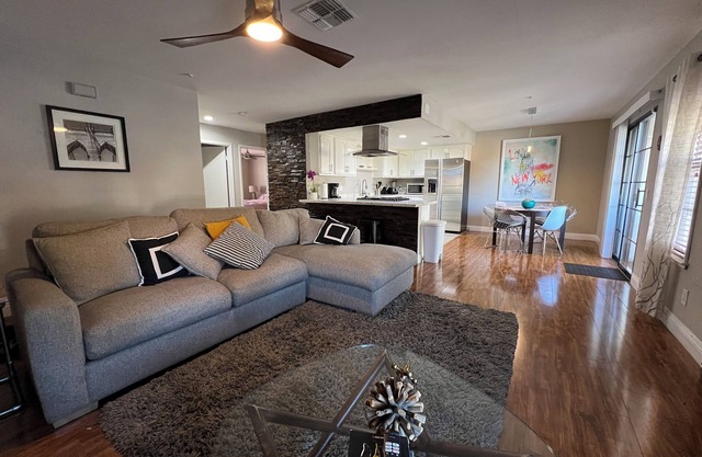 Designed to ENJOY!. Best Vacation Place Las Vegas Nevada By: Smart Homes