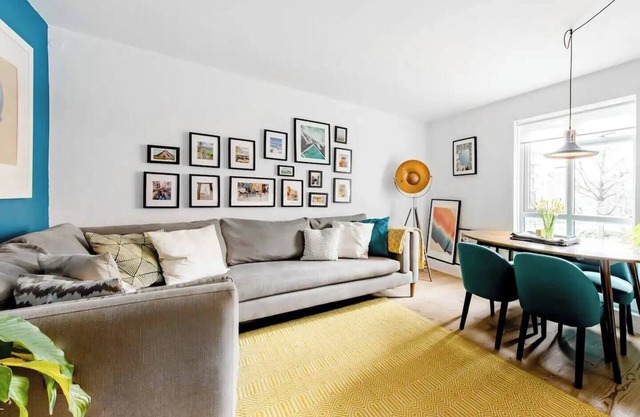 Designer apartment in West London with free private parking