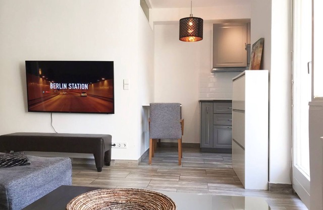 Designer Central apartment with terrace & parking