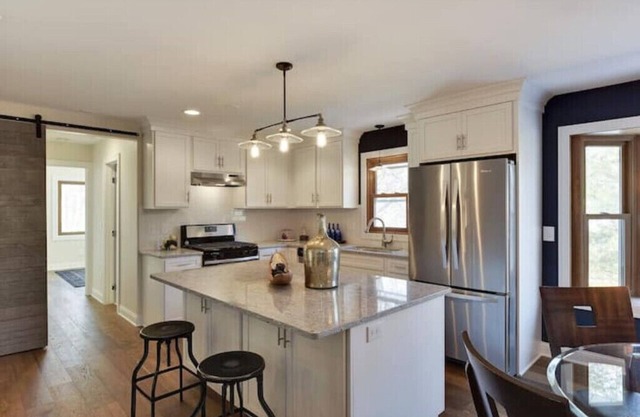 Designer Rental in Excelsior - walk to everything!