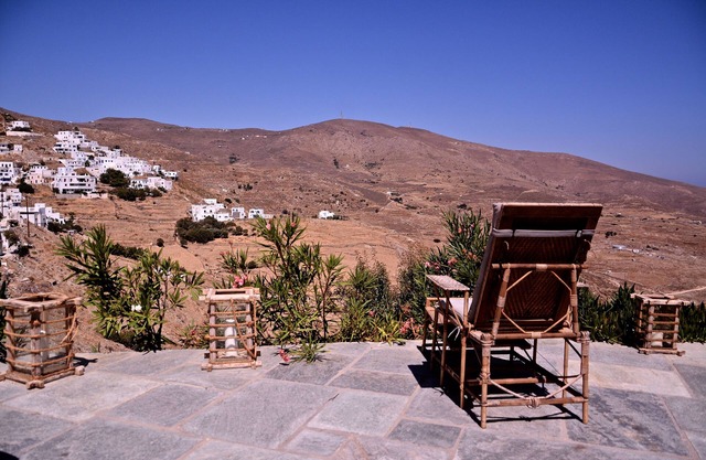 Designer's sophisticated villa with full privacy in the heart of Chora Serifos