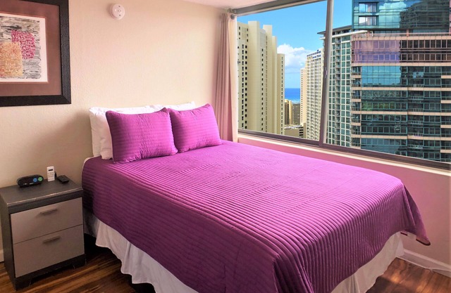 Designer Studio Condo on 29th Floor In Waikiki-Fabulous View! and 100% Legal!