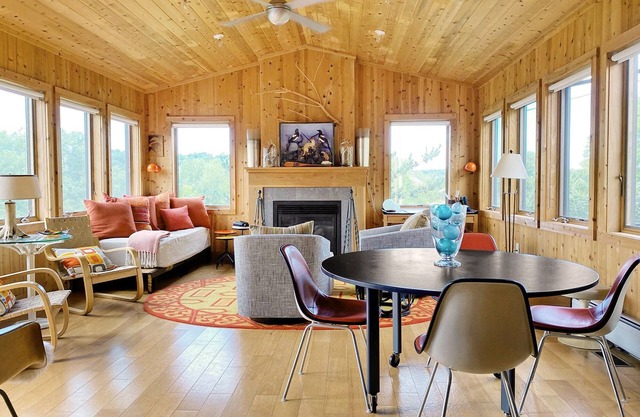 Designers Own Year-Round Hudson Valley Getaway Cottage