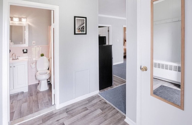 Detroit 2Bd Family Home | Lake Erie Metropark