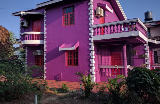 Detached 3 Bedroom en-suite Beach Villa with Sunset Sea Views & private Patio