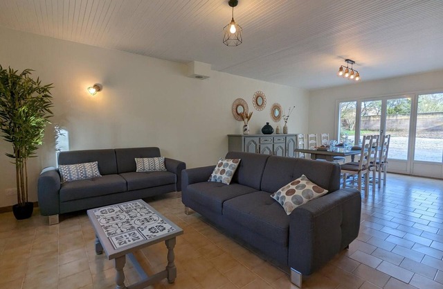 Detached 3-Bedroom Gîte, Private Garden, Forest Access, Pet-Friendly, Ideal for Families