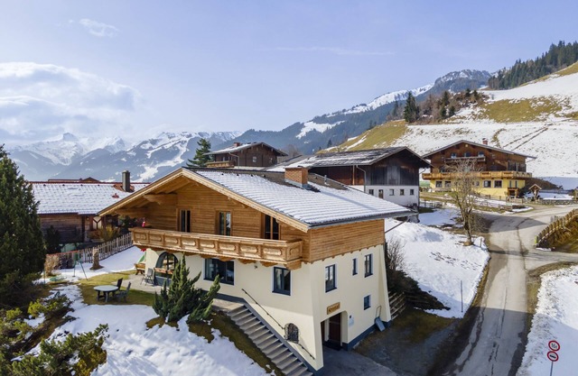 Detached chalet with garden, wellness and views