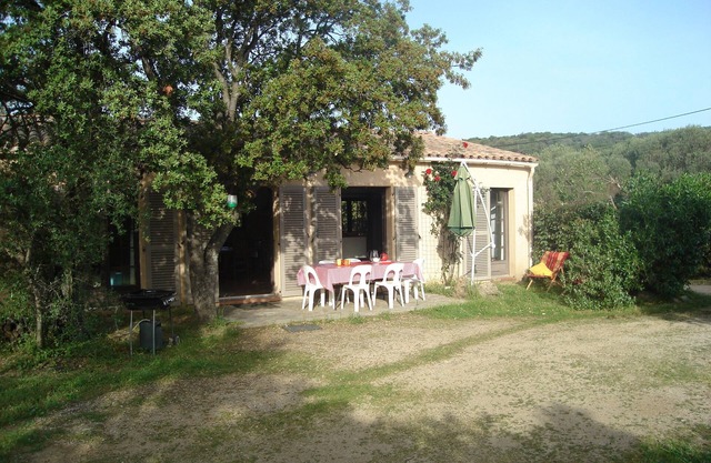 detached house in the countryside 9km from the sea