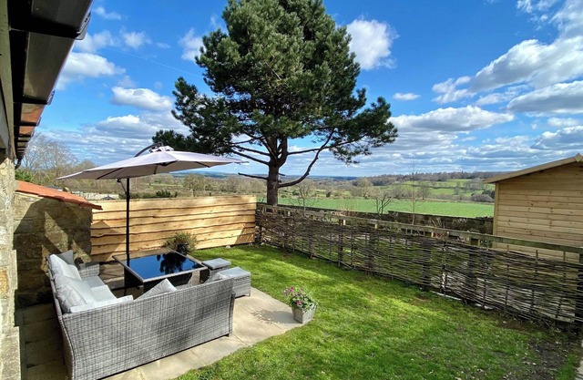 Detached single storey holiday home nestling in the heart of the picturesque village of Fearby.