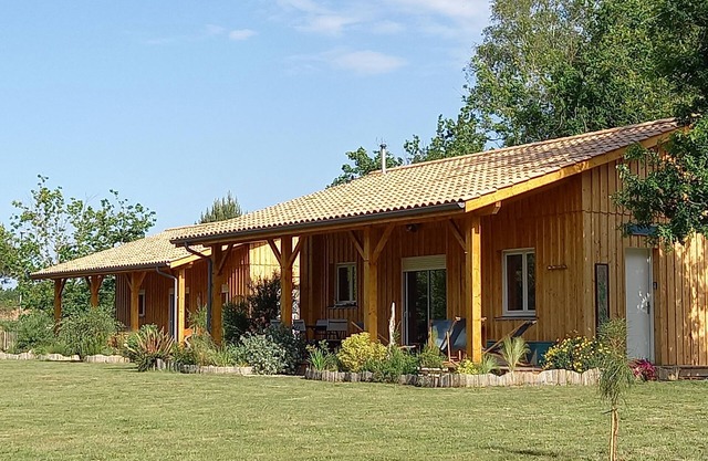 Deux Maisons en Bois Avec Terrasses Proche Océan