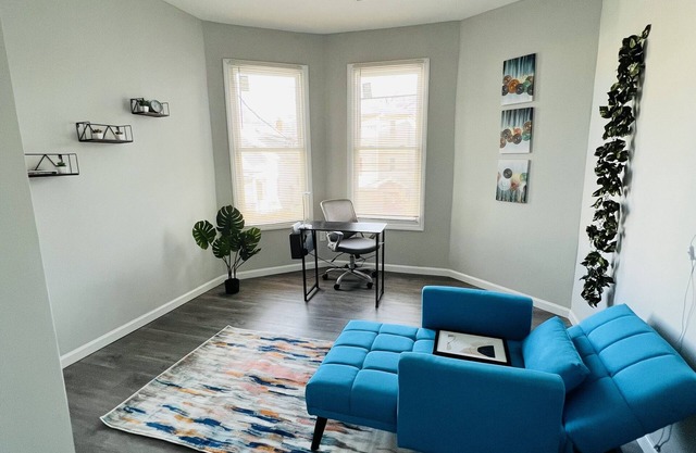 Dewey Oasis: 8 minutes from airport!
