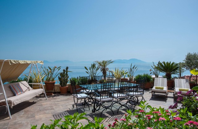 Diamante beachfront suite A