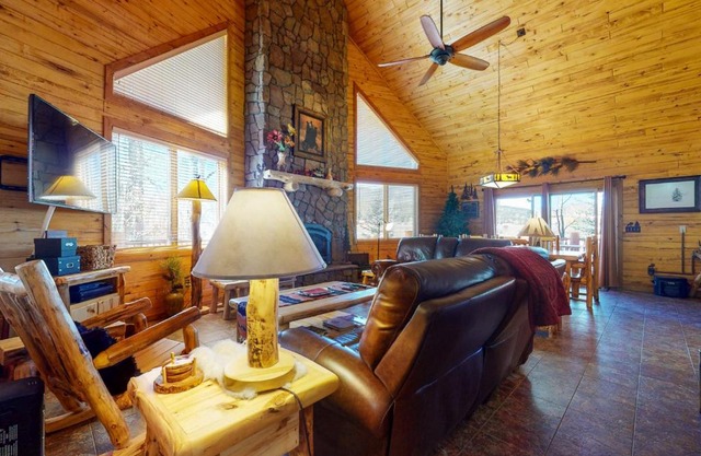 Diamond J's Riverside Retreat