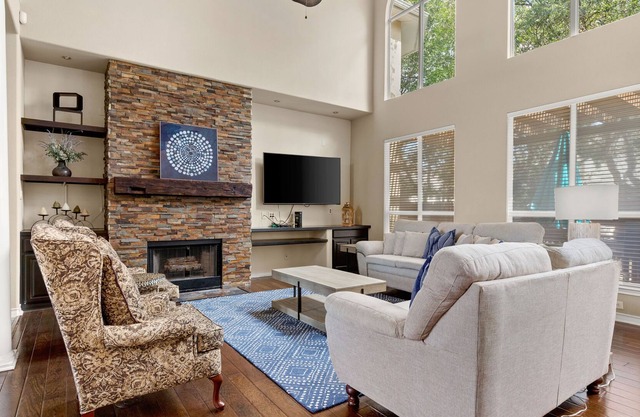 Diamond Villa l Spacious l Gated l Jacuzzi
