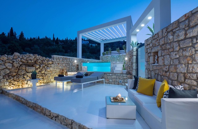 Dion Villa - Pool & Jacuzzi - Sleeps 4 - Zakynthos