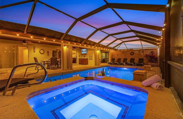 Direct Access Waterfront Villa with Heated Pool & Spa - Edgewater Escape - Roelens Vacations